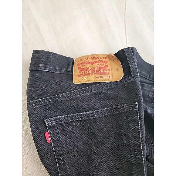 Levis 501 Jeans Mens 36 35x32 Straight Button Fly Black Distressed Cotton EUC - Picture 15 of 16